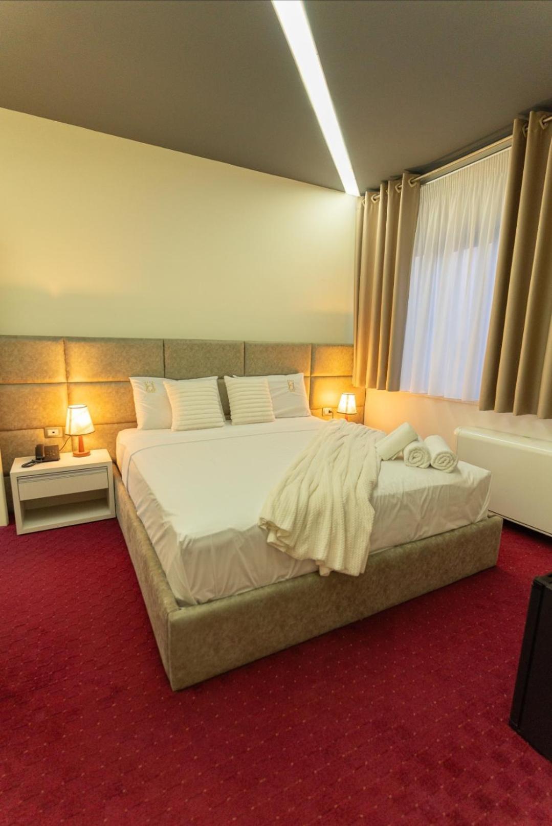 Alko Hotel Shkodër Екстериор снимка