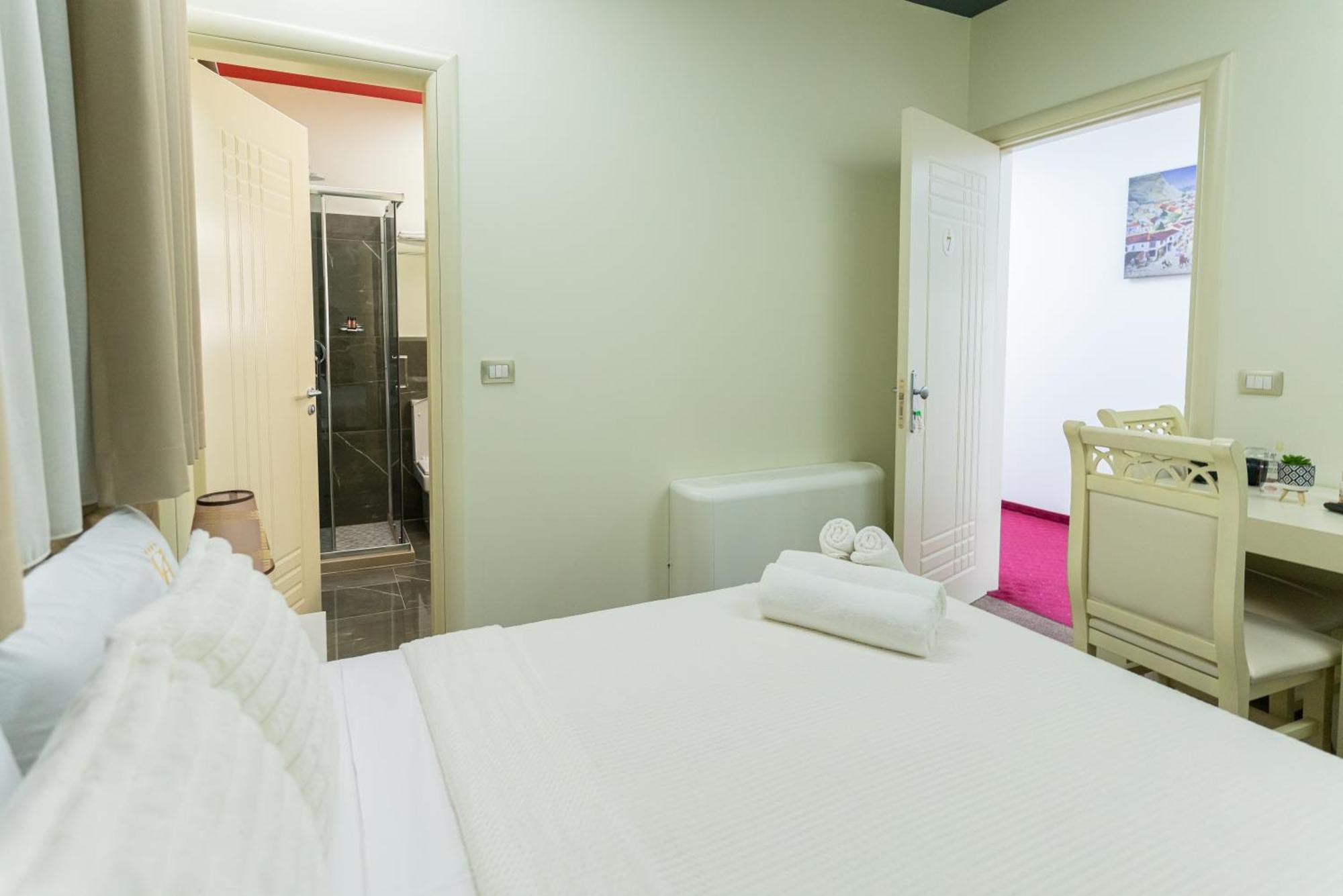 Alko Hotel Shkodër Екстериор снимка