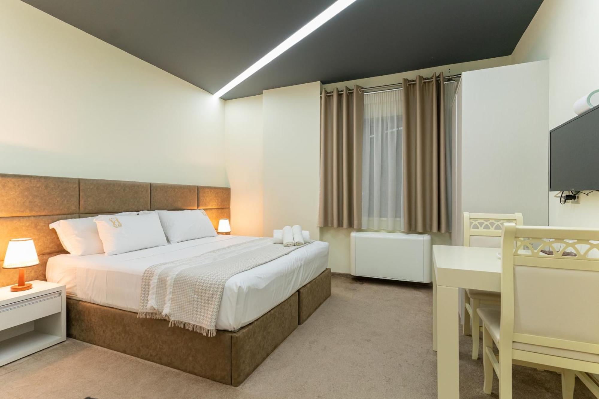 Alko Hotel Shkodër Екстериор снимка