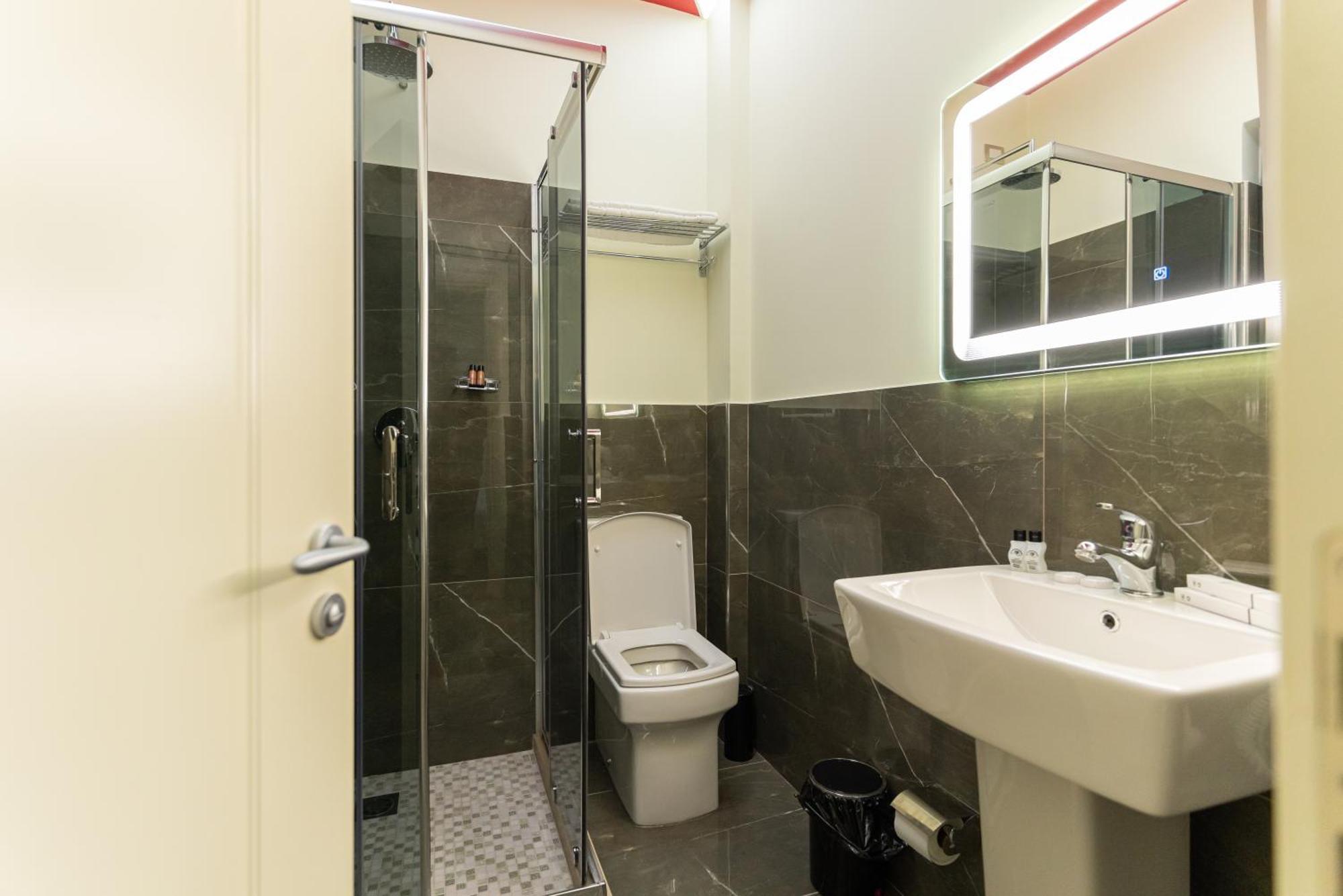 Alko Hotel Shkodër Екстериор снимка