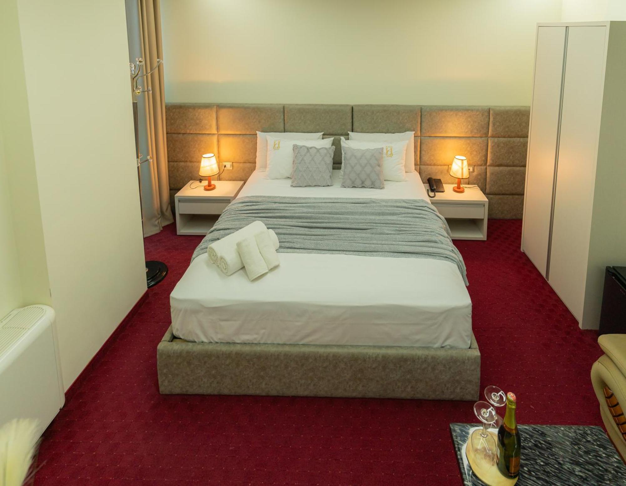Alko Hotel Shkodër Екстериор снимка