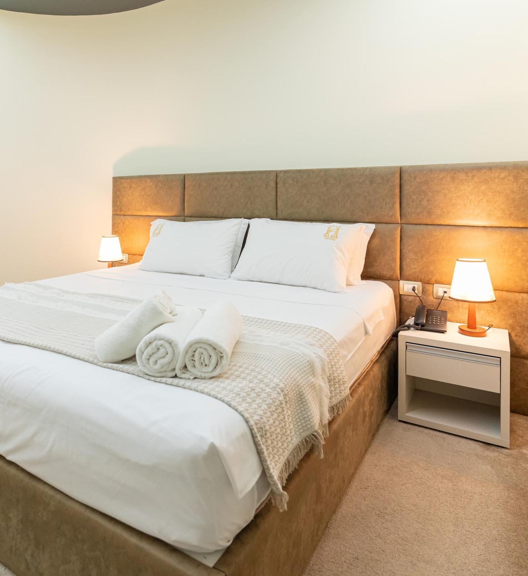 Alko Hotel Shkodër Екстериор снимка