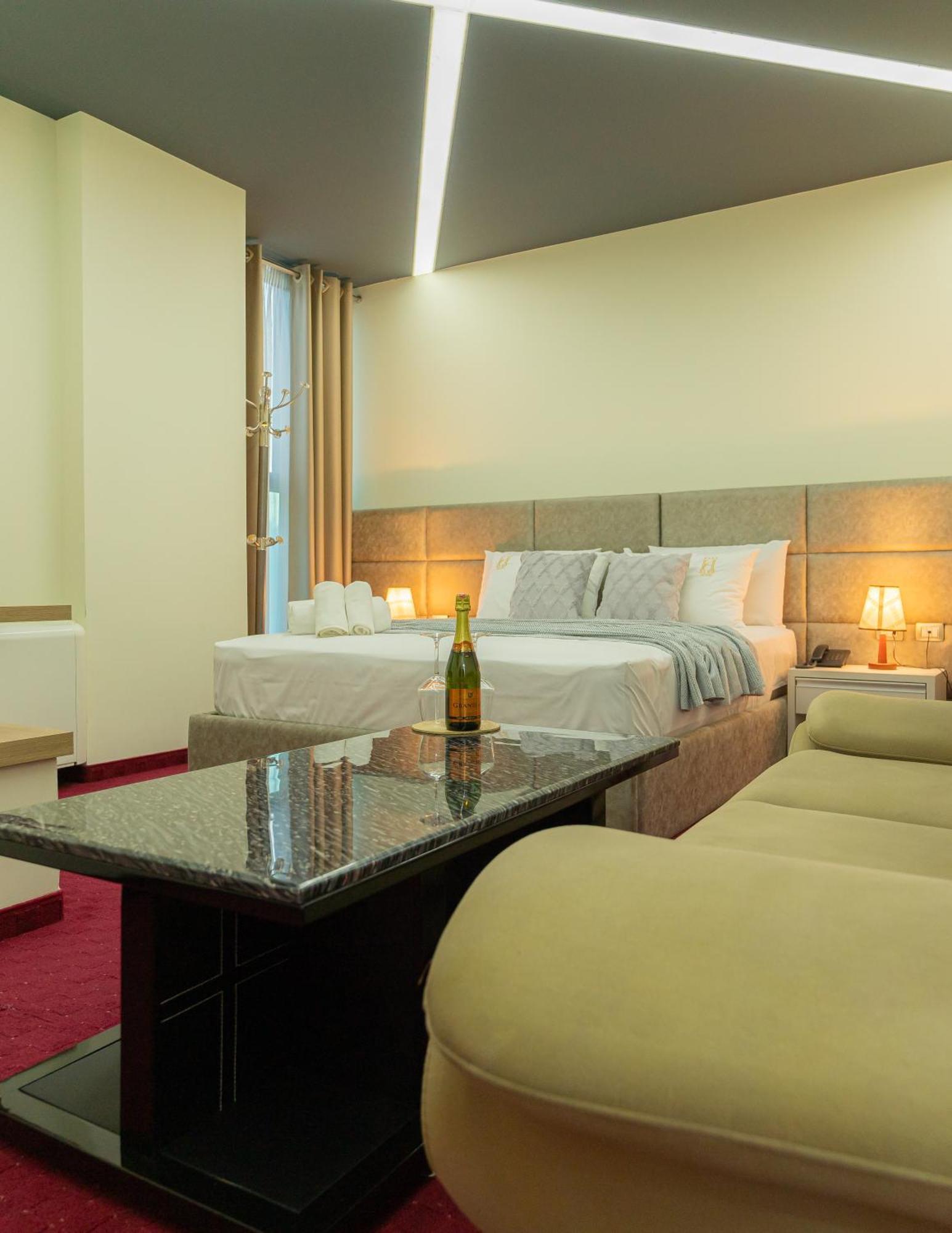 Alko Hotel Shkodër Екстериор снимка