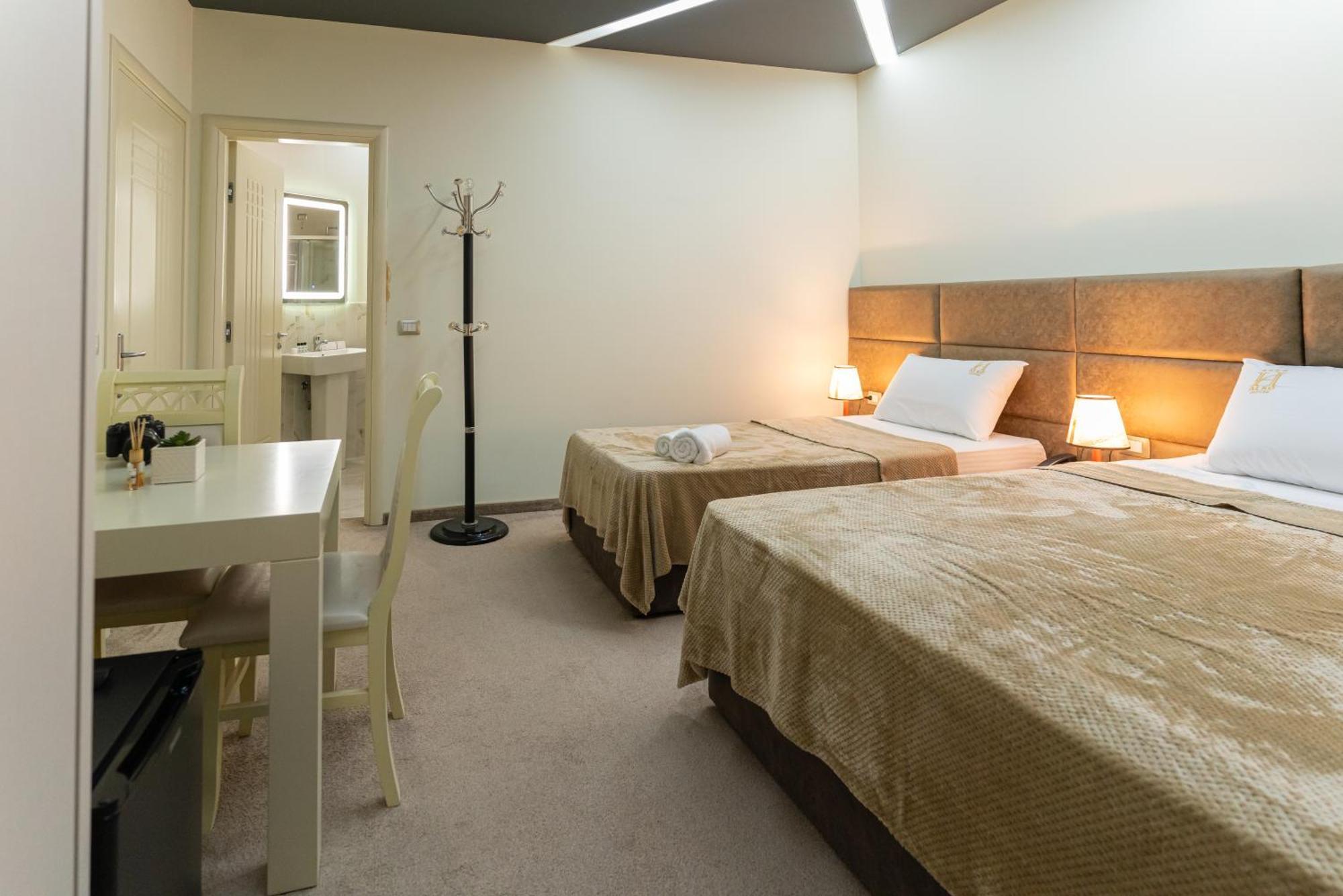 Alko Hotel Shkodër Екстериор снимка
