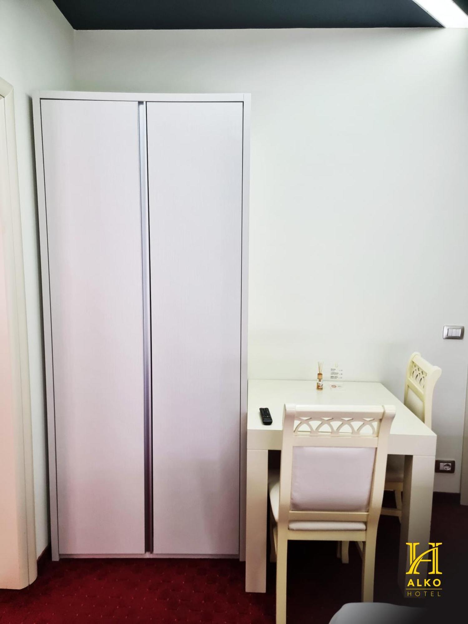 Alko Hotel Shkodër Екстериор снимка