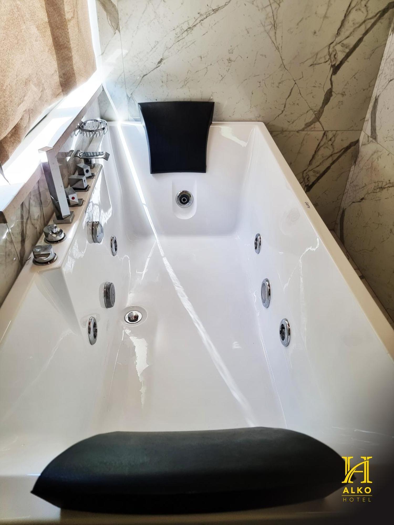 Alko Hotel Shkodër Екстериор снимка