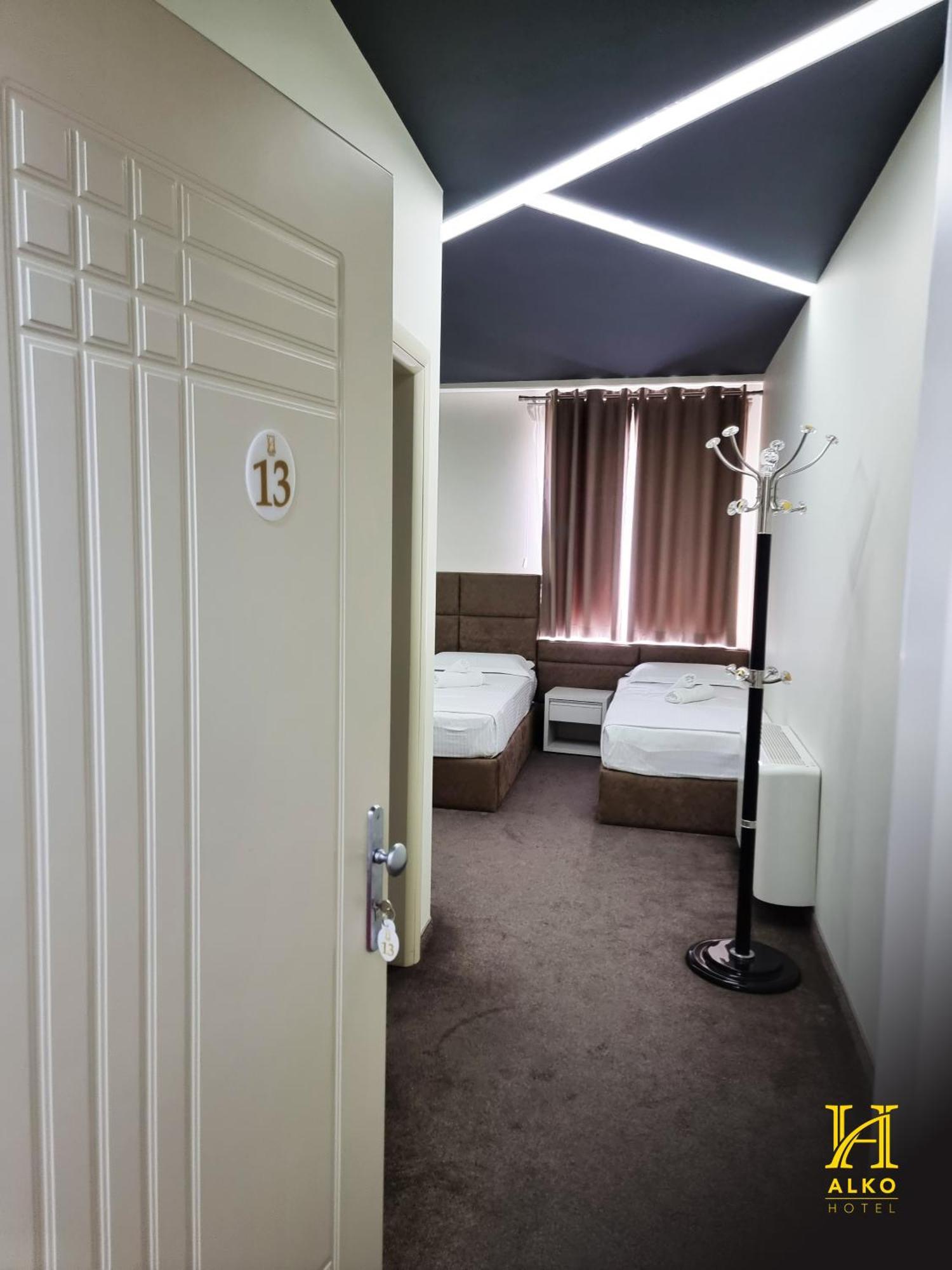 Alko Hotel Shkodër Екстериор снимка