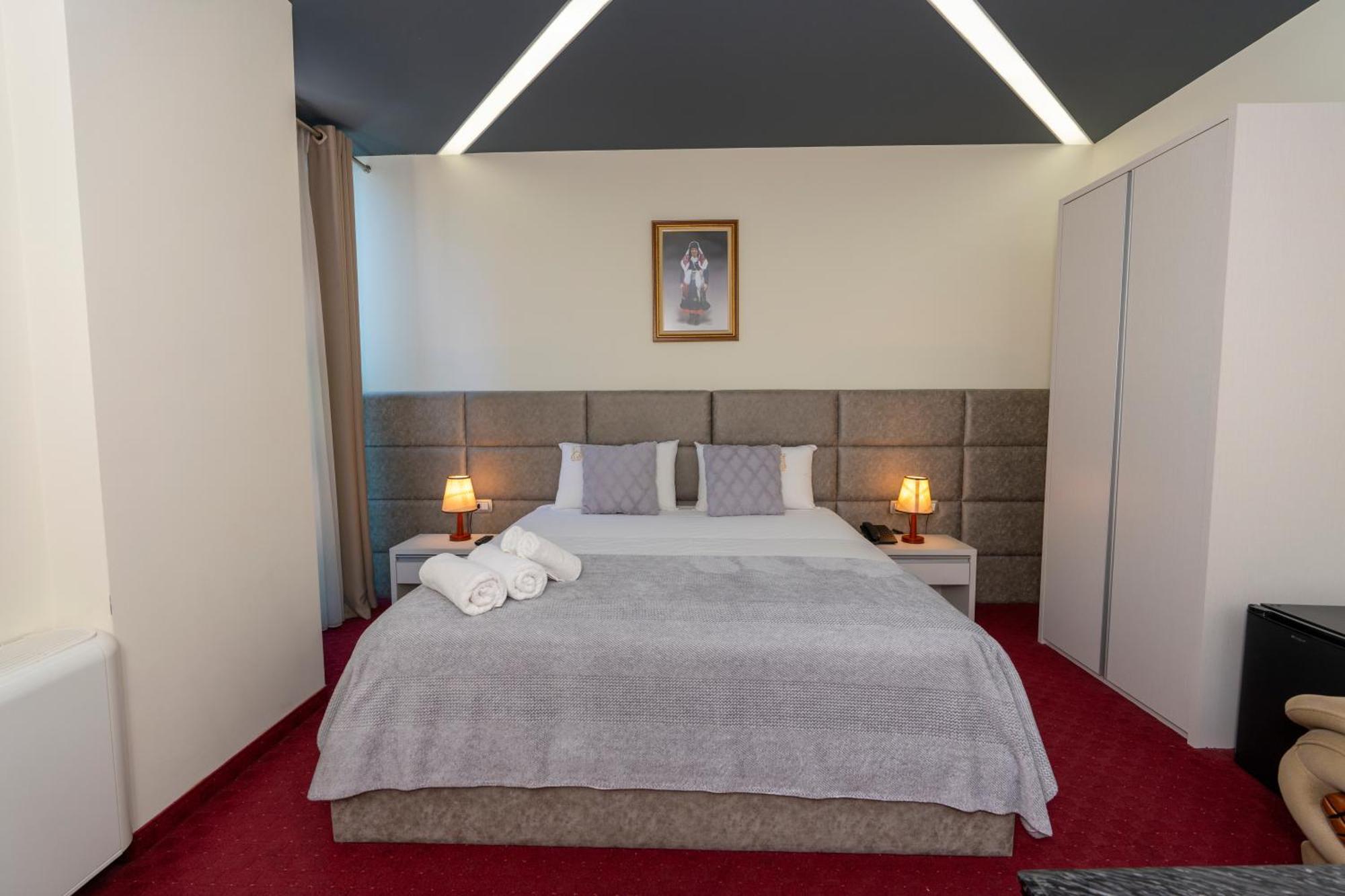 Alko Hotel Shkodër Екстериор снимка