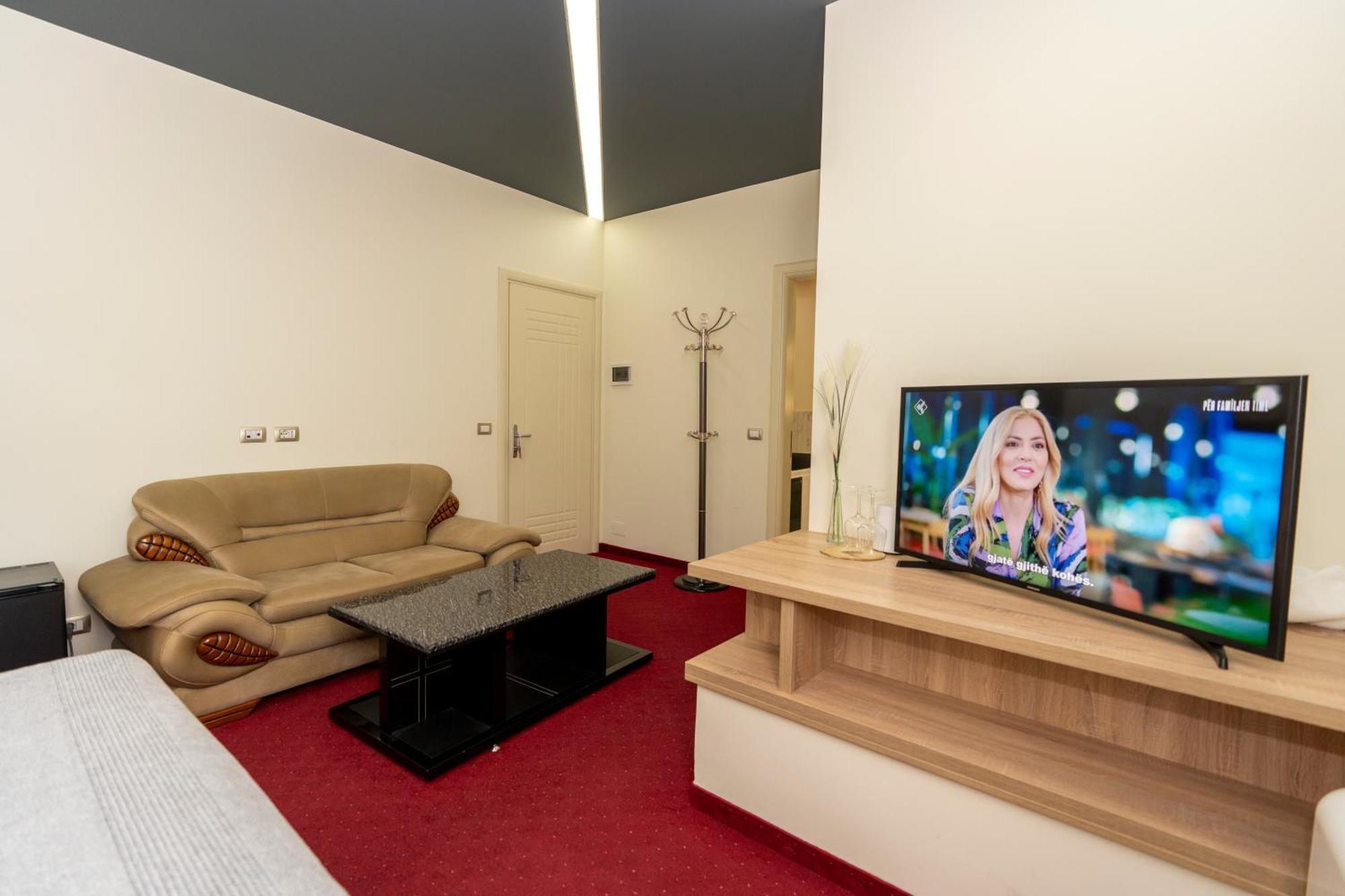 Alko Hotel Shkodër Екстериор снимка