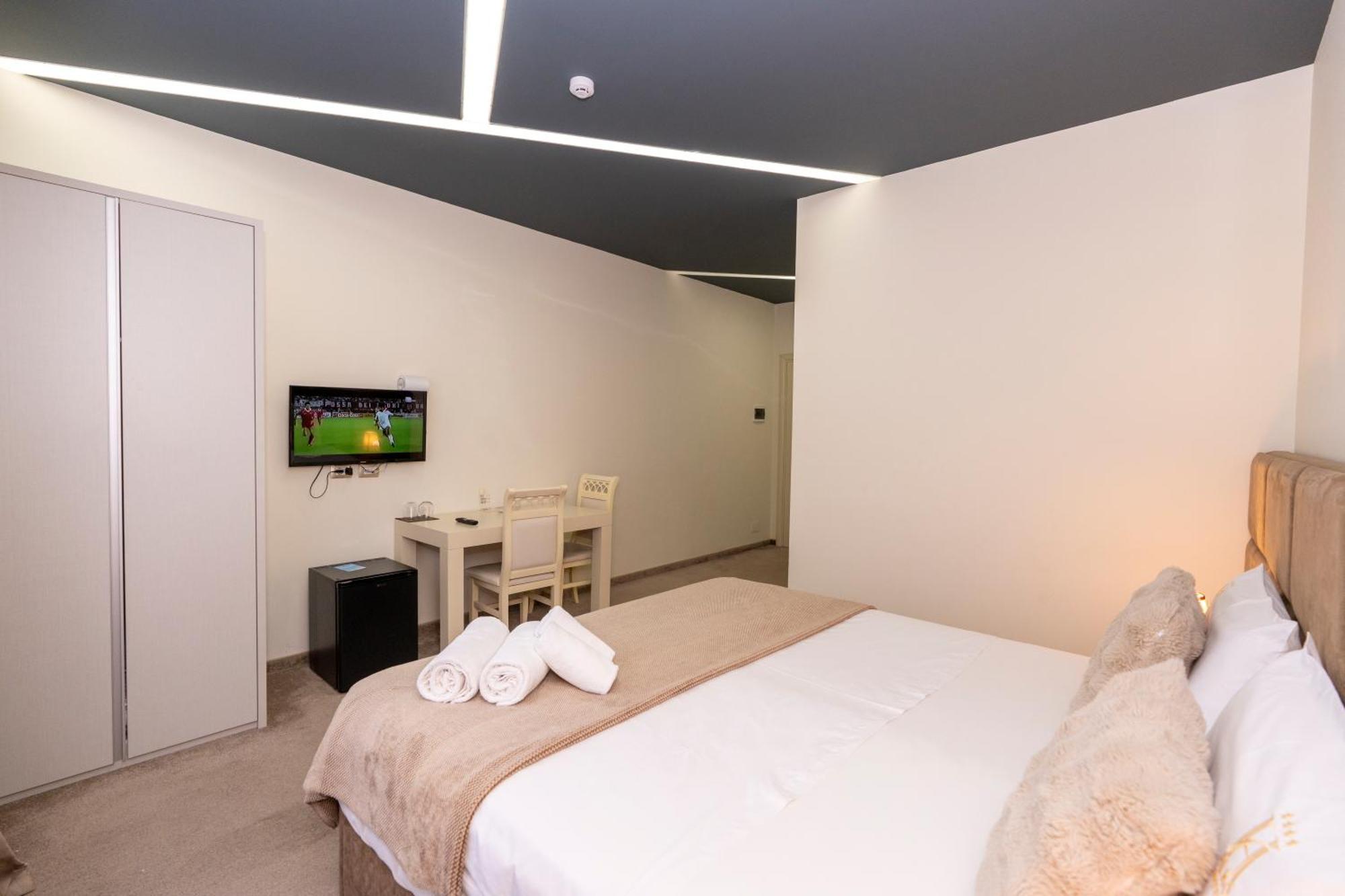Alko Hotel Shkodër Екстериор снимка