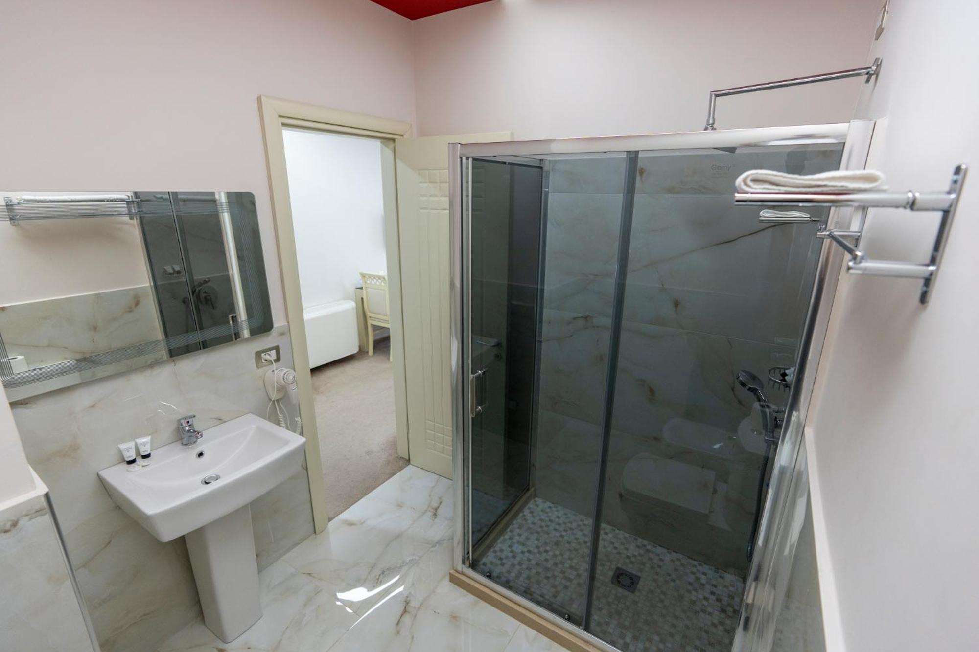 Alko Hotel Shkodër Екстериор снимка